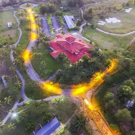 Artitaya Borneo Golf & Resort Papar Exterior foto