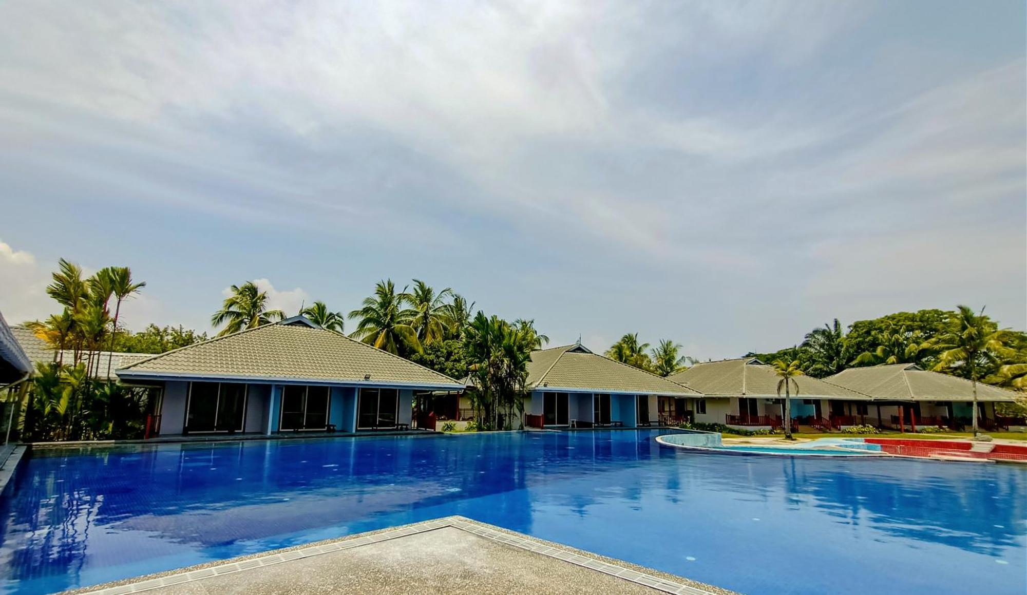 Artitaya Borneo Golf & Resort Papar Exterior foto