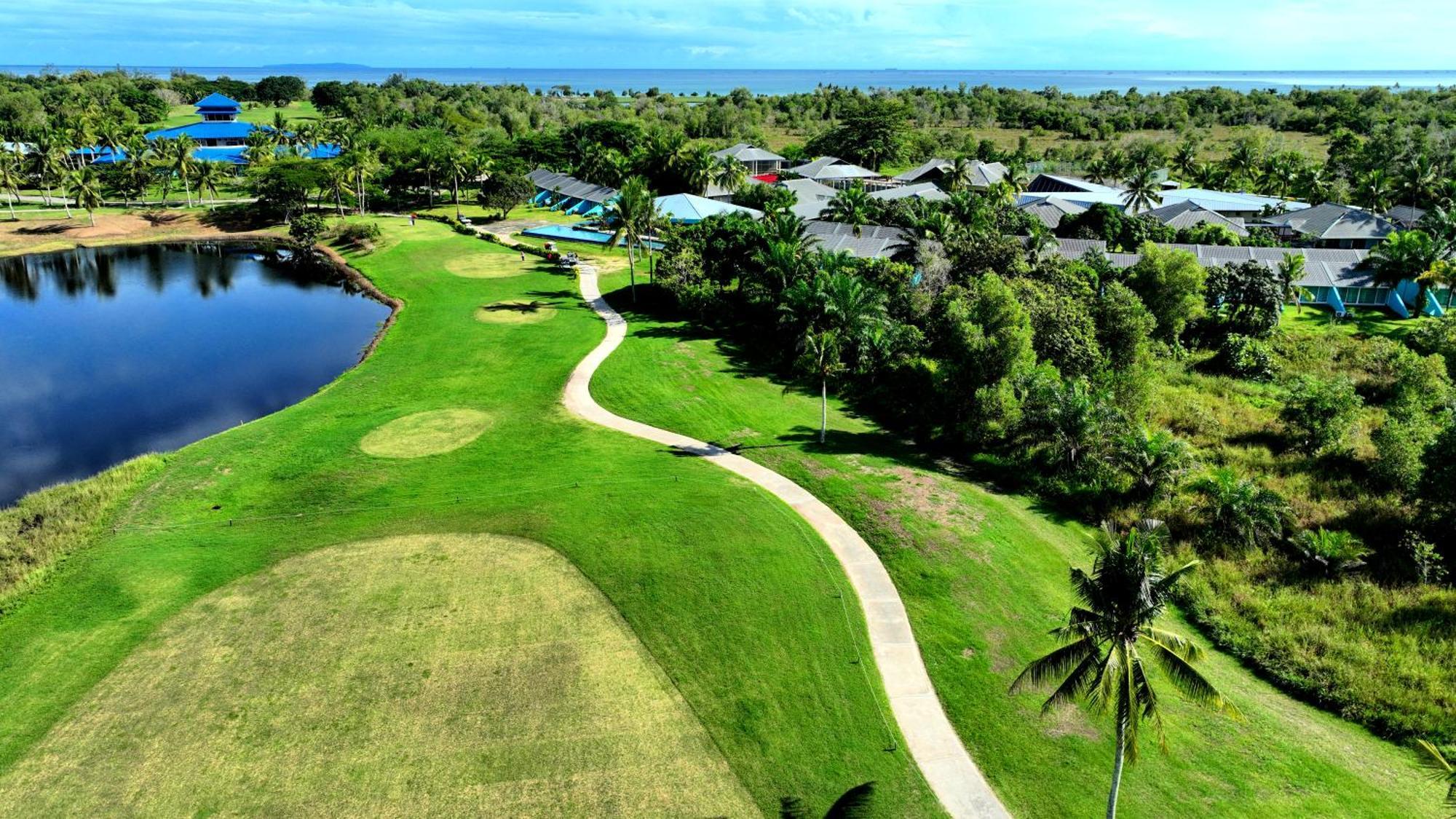 Artitaya Borneo Golf & Resort Papar Exterior foto